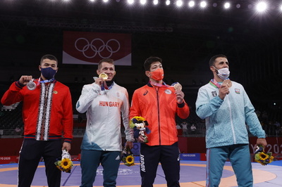 【写真特集】銅メダルを獲得した屋比久翔平 レスリング男子グレコローマン77キロ級