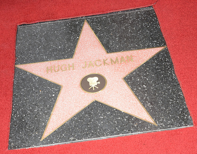 ヒュー・ジャックマンがハリウッドの殿堂入り、「夢みたいだ！」