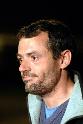 ソマリアで拉致された仏ジャーナリスト、解放されパリに到着