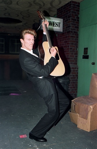 レコード・ストア・デー、限定盤多数 ボウイさんやプリンスさんも