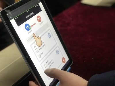 「ネットドクターズ」の舞台裏：オペレーターが「トーキングスキル」のテンプレートで問診