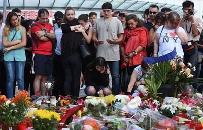 ミュンヘン銃乱射は「1年前から計画」16歳友人を逮捕