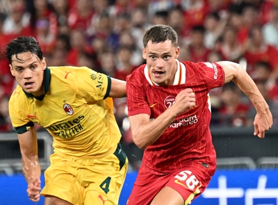 リバプール、香港での親善試合でミランに完敗