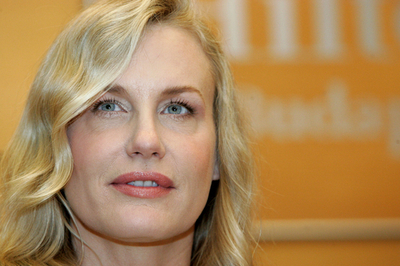 ダリル・ハンナ 国立オペラ劇場主催イベントに主賓として登場 - ハンガリー