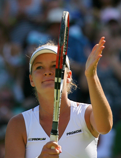 ラドワンスカ クズネツォワ破り準々決勝へ