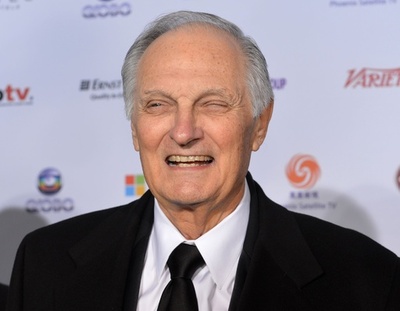 「マッシュ」の俳優A・アルダさん、パーキンソン病公表