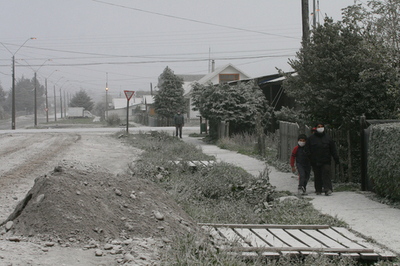 火山灰で町がゴーストタウン化、チリ南部