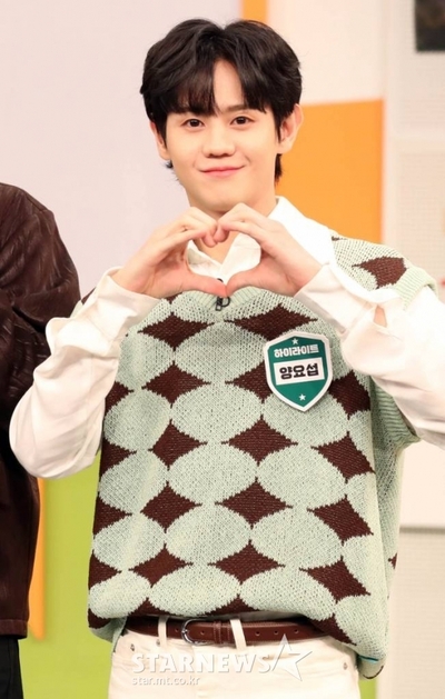 ヤン・ヨソプ、「歌謡広場」のスペシャルDJに…イ・ギグァンのコロナ感染の余波 – KOREA WAVE