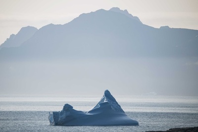 グリーンランドの氷消失、予想より速く進行 研究