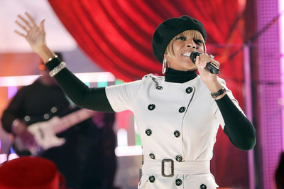メアリー・J・ブライジ MTVのカウントダウン番組でライブパフォーマンス