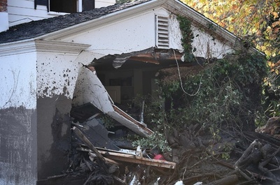 カリフォルニア州の土石流、43人が所在不明