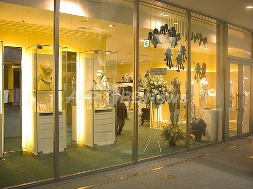 セレクトショップ コンセント パリ 六本木に移転 拡大オープン 写真5枚 ファッション ニュースならmode Press Powered By Afpbb News