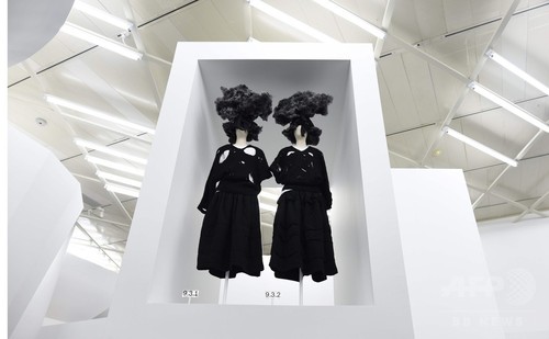 川久保玲の展覧会、メトロポリタン美術館で始まる 川久保玲の展覧会、メトロポリタン美術館で始まる