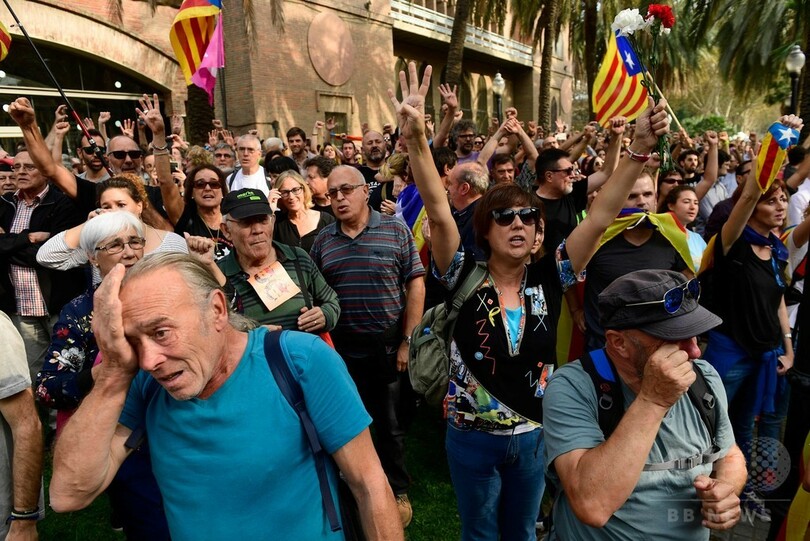 カタルーニャ州議会が独立宣言 スペイン政府、阻止の構え