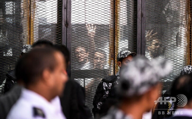 エジプト裁判所、「ムスリム同胞団」指導者ら75人に死刑判決