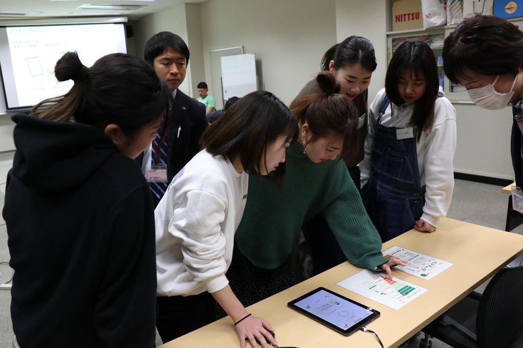 大阪国際大学とカゴメ株式会社が協働で実施する「食と健康プロジェクト」2年目がスタート~テーマは「若者の野菜不足解消」 大阪国際大学とカゴメ株式会社が協働で実施する「食と健康プロジェクト」2年目がスタート~テーマは「若者の野菜不足解消」