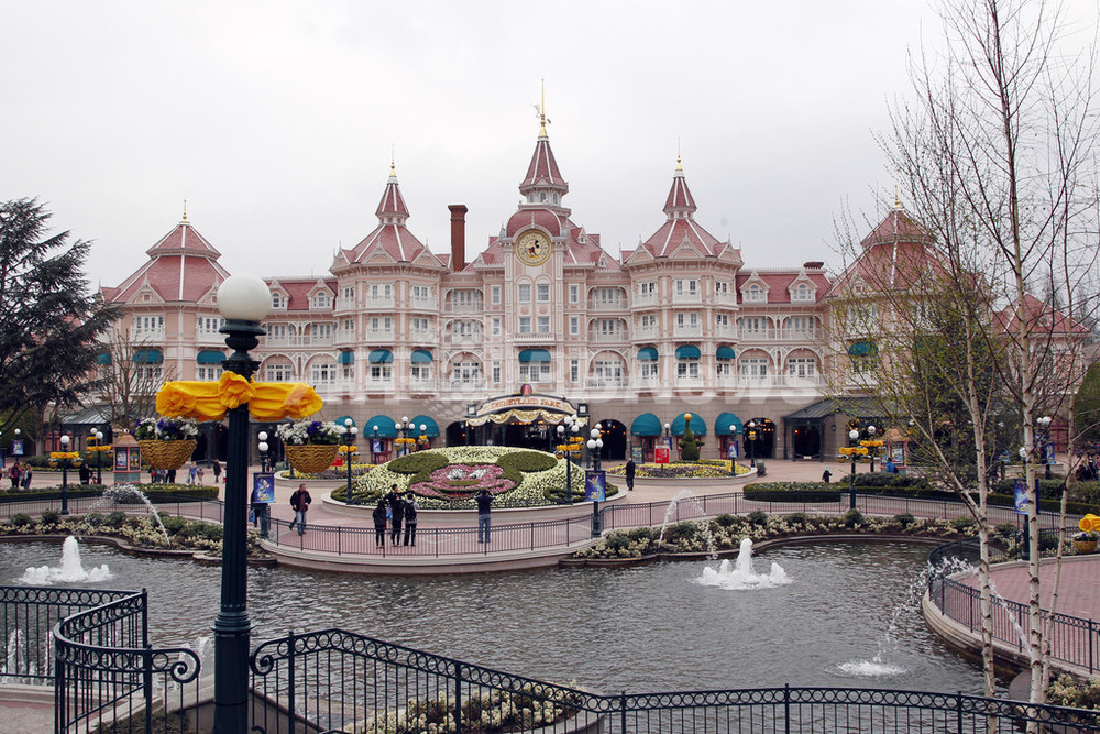 仏ディズニーランドで男児重体 カリブの海賊 で水中に転落 写真2枚 国際ニュース Afpbb News