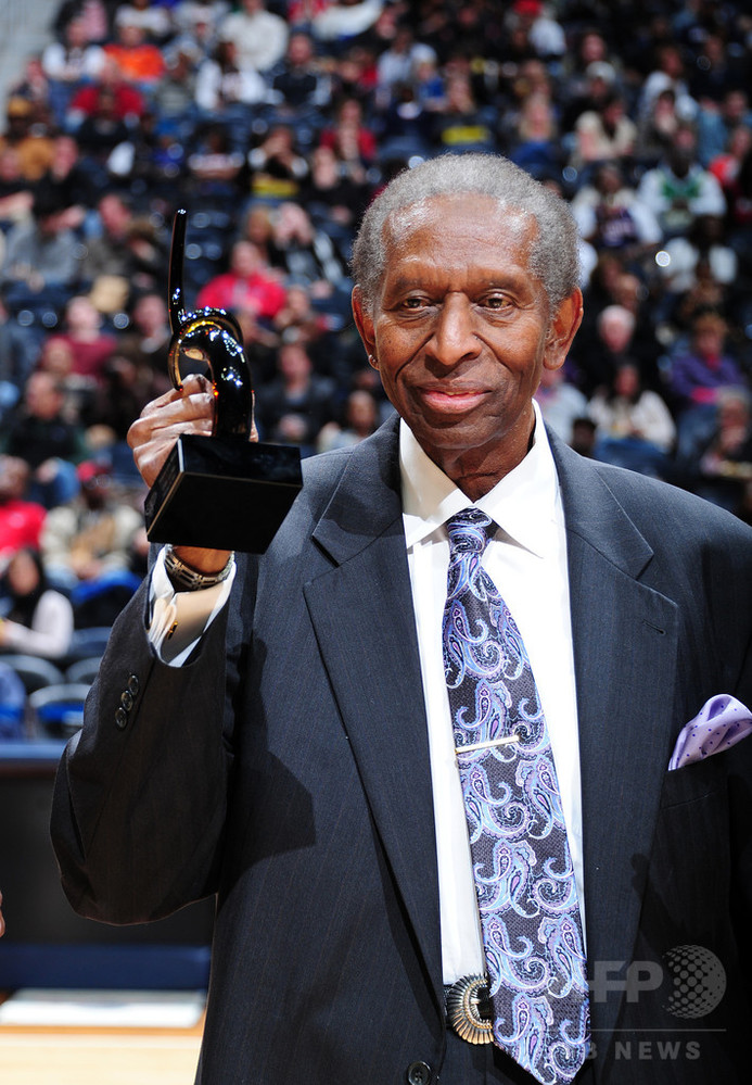 NBA史上初の黒人選手、アール・ロイド氏が死去 写真1枚 国際ニュース:AFPBB News