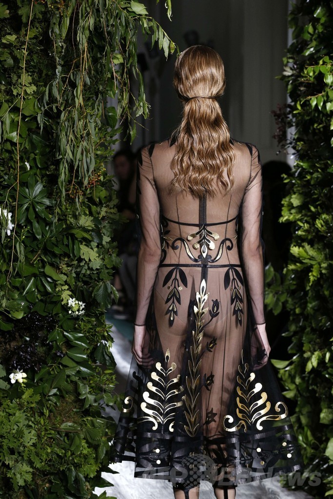 古き良き芸術を現代風にアレンジ、「ヴァレンティノ」14/15年秋冬オートクチュール