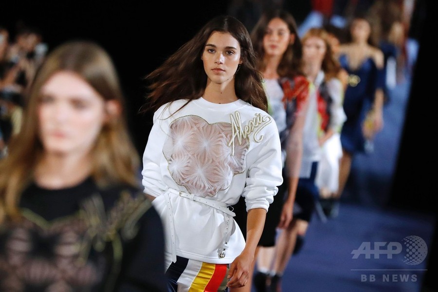 「アレクシ・マビーユ」17年春夏