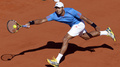 男子テニス、国別対抗戦のデビスカップ（Davis Cup 2013）は5日、ワールドグループ準々決勝が各地で行われアルゼンチンとフランスは1勝1敗で初日を終えた。

フランスのジョーウィルフリード・ツォンガ（Jo-Wilfried Tsonga）は4-6、6-2、6-3、5-7、6-2でアルゼンチンのカルロス・ベルロク（Carlos Berlocq）に勝利した。

リターンを打つジョーウィルフリード・ツォンガ（2013年4月5日撮影）。(c)AFP/JUAN MABROMATA