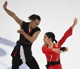 フィギュアスケート四大陸選手権、アイスダンス・リズムダンス（RD）。演技に臨む村元哉中/高橋大輔組（2022年1月20日撮影）。(c)Daniel MIHAILESCU / AFP