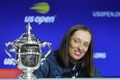 全米オープンテニス、女子シングルス決勝。試合後の記者会見に臨むイガ・シフィオンテク（2022年9月10日撮影）。(c)Julian Finney/Getty Images/AFP