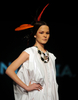 チュニジアの首都チュニス（Tunis）で発表された「Ioannis Guia」09/10年秋冬メンズ・コレクション（2009年4月10日撮影）。(c)AFP/FETHI BELAID