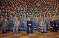 軍人らとの写真撮影に臨む金正恩（キム・ジョンウン、Kim Jong-Un）第1書記（2012年11月27日公開）。(c)AFP/KCNA VIA KNS