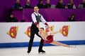 フィギュアスケート欧州選手権、ペア・フリースケーティング（FS）。演技に臨むジョージアのアナスタシア・メテルキナ/ルカ・ベルラバ組（2024年1月11日撮影）。(c)Daniel MIHAILESCU / AFP