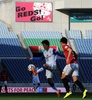 Jリーグ1部（J1）第4節、浦和レッドダイヤモンズ（Urawa Red Diamonds）対清水エスパルス（Shimizu S-Pulse）。無観客のスタジアムで試合に臨む両チームの選手（2014年3月23日撮影）。(c)AFP/TOSHIFUMI KITAMURA