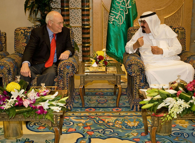 米副大統領とサウジ国王が会談、エネルギー市場などについて協議