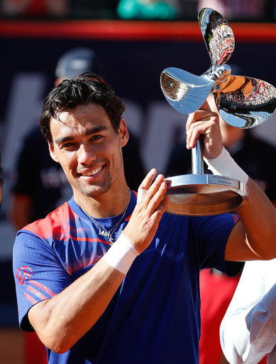 フォニーニが逆転でツアー2連勝、ベット・アット・ホーム・オープン