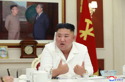 金正恩氏、水害被災地を視察 支援物資の供給命じる