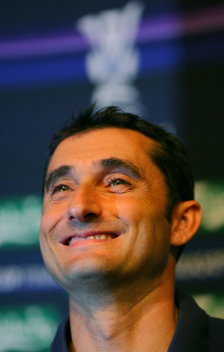 ＜サッカー UEFA杯＞エスパニョール 決勝を控え記者会見に臨む - 英国