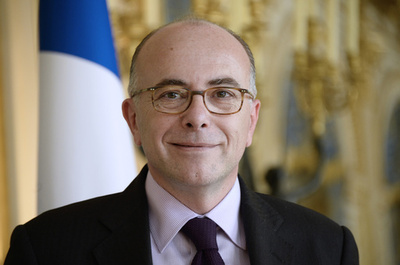 仏新首相に現内相のカズヌーブ氏指名