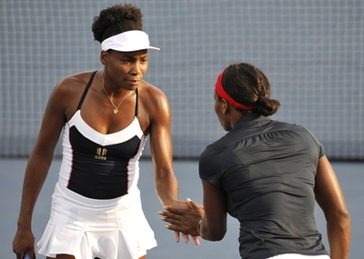 ウィリアムス姉妹 ボンダレンコ姉妹に勝利し決勝進出