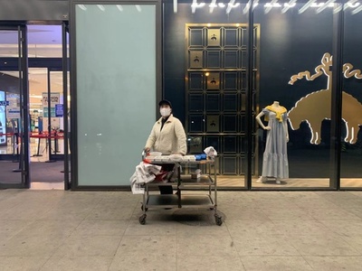 ファストフード店が夜市に注力、販売価格は比較的安価