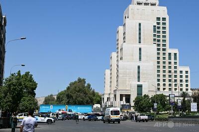 マクロン仏大統領訪問中のシリアで爆発、宿泊のホテル近く 18人負傷