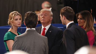 トランプ氏の娘イヴァンカさん、父親との絶妙な距離の取り方