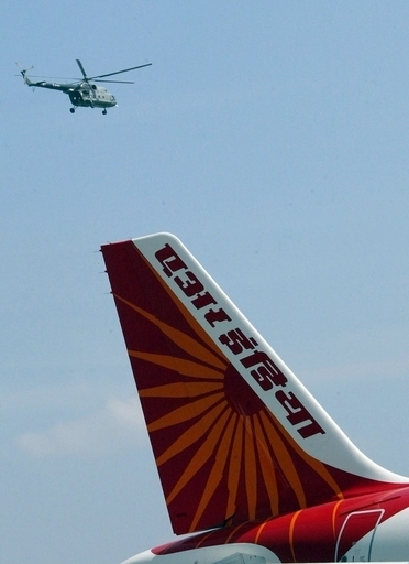 エア・インディア、「太りすぎ」の客室乗務員を解雇