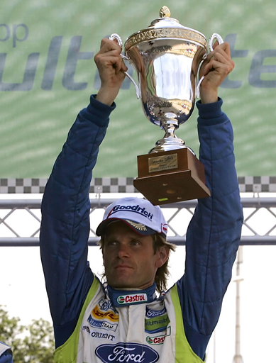 グロンホルム シーズン終了とともに引退と発表