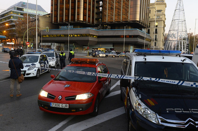 違法駐車パトカー写真投稿の女性、罰金取り消しに スペイン