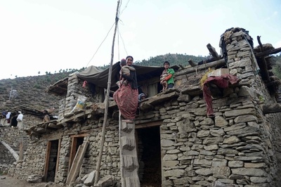 ネパール、少女の3人に1人が児童婚 HRW