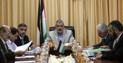 閣議中の政府庁舎で発砲事件