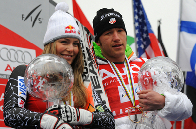 アルペンスキー年間総合優勝の表彰式が開催される