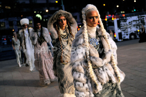 Nyでファッションズ ナイト アウト ザ ファッションショー ジゼルやナオミが出演 写真33枚 ファッション ニュースならmode Press Powered By Afpbb News