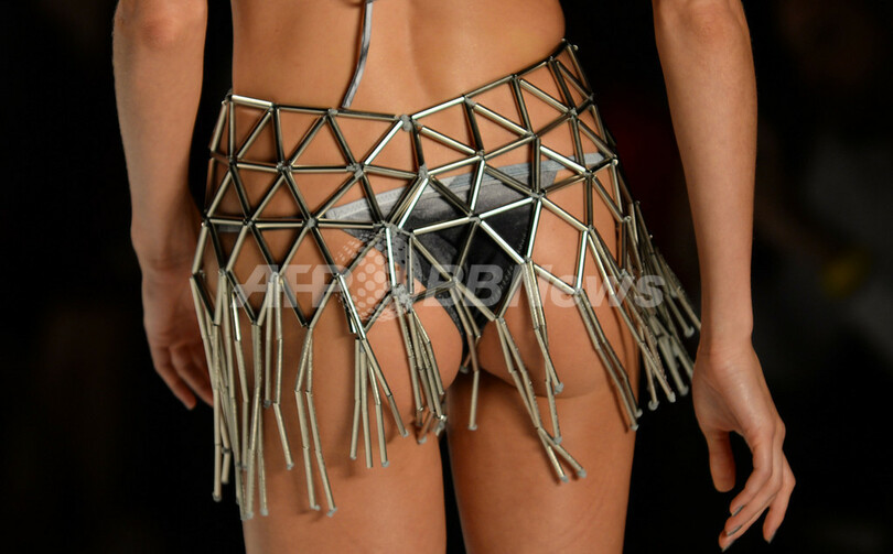 リオ・ファッション・ウィーク、トリーヤが来年夏のコレクションを披露