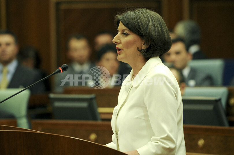 コソボ、新大統領は36歳のヤヒヤガ氏