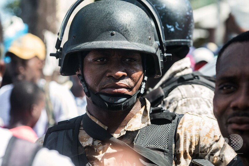 ハイチ首都、警官賃上げデモと反政府デモ 2人死亡